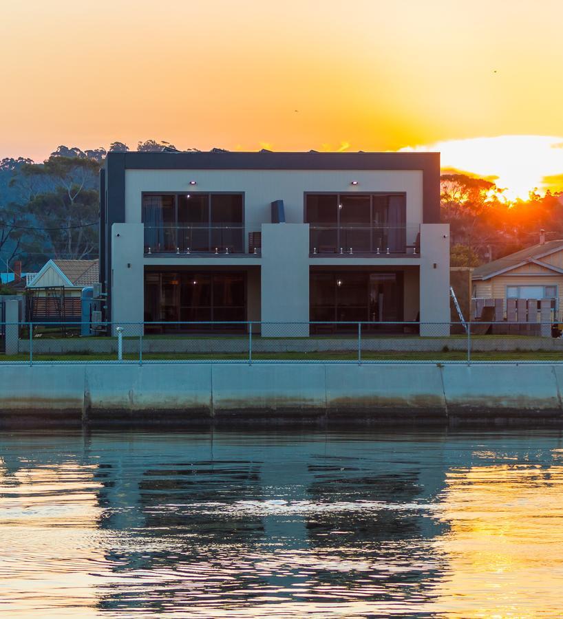 Ulverstone Waterfront Apartments Eksteriør billede